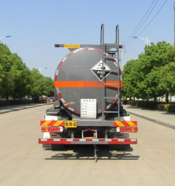中汽力威牌HLW5320GFWZ6腐蚀性物品罐式运输车图片