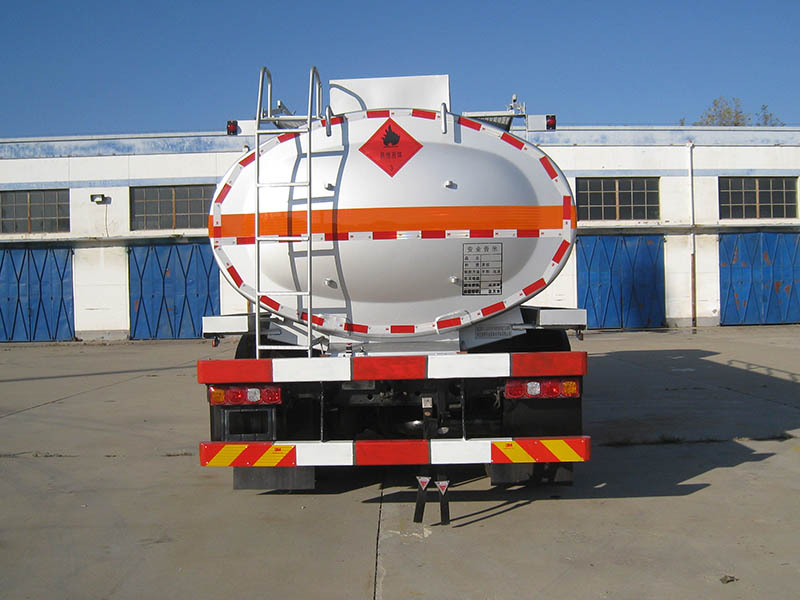 油龙牌YLL5326GRY易燃液体罐式运输车图片