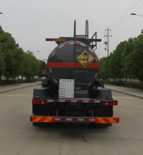 中汽力威牌HLW5180GYWDF6氧化性物品罐式运输车图片