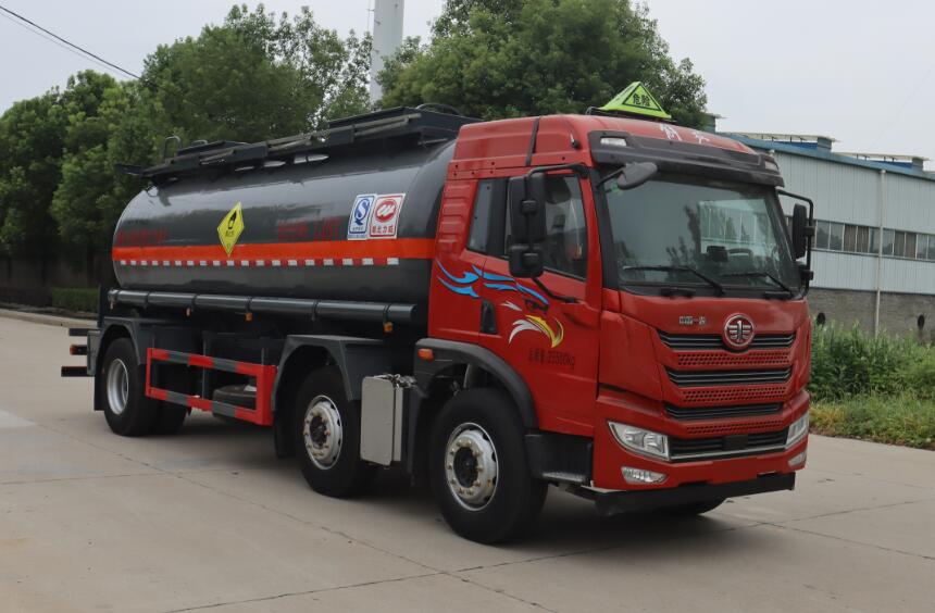 中汽力威牌HLW5260GYWC6氧化性物品罐式运输车
