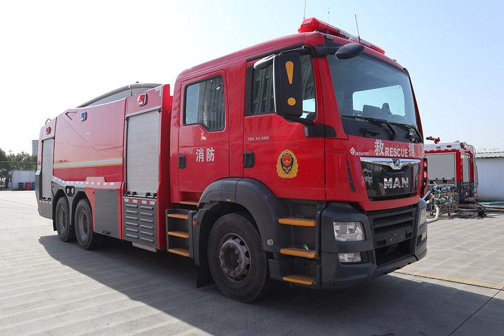 捷达消防牌SJD5282GXFPM120/MEA泡沫消防车